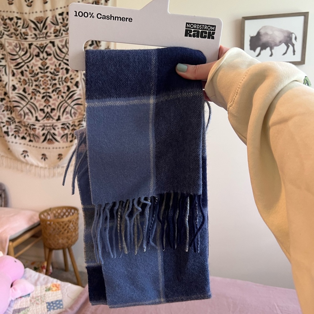 Cashmere scarf